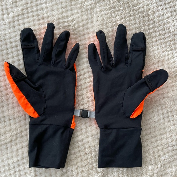 Saucony Orange and Black Wearables - Picture 2 of 2